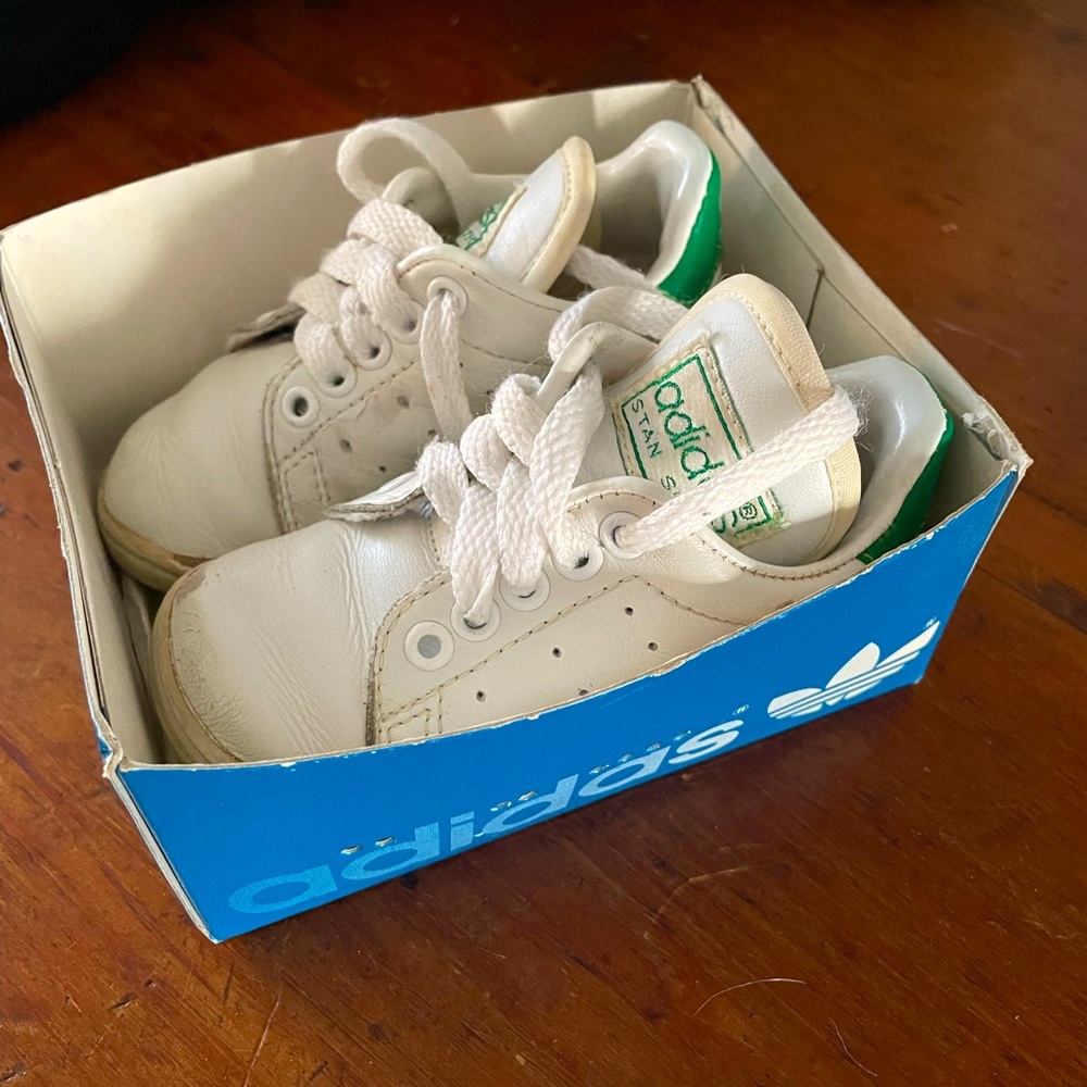 SUPER CUTE VINTAGE BABY/TODDLER ADIDAS STAN SMITH SHOES WHITE & GREEN SIZE 5 BOX